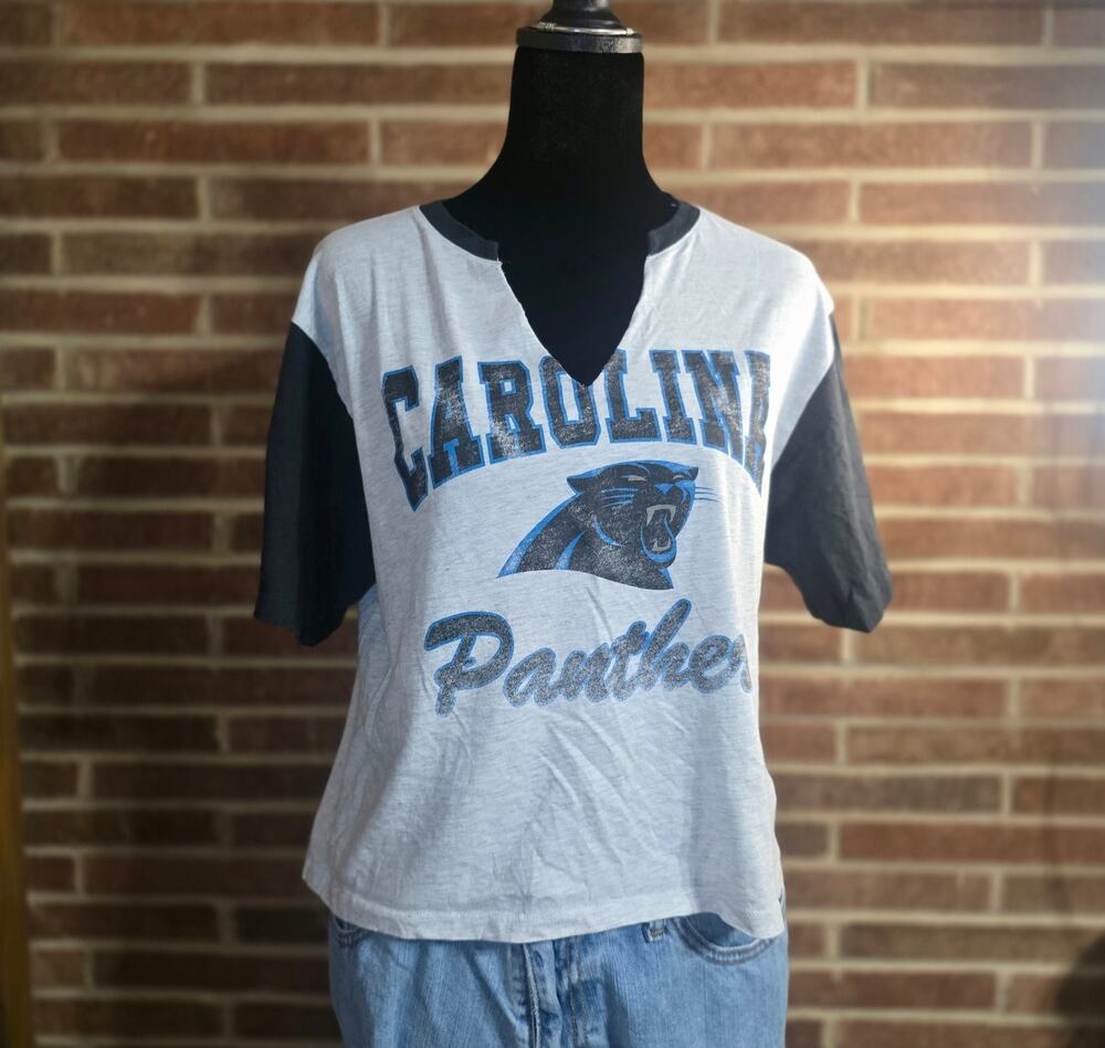 '47 Brand Carolina Panthers Women's Colorblock Slit V-Neck Graphic Tee - Medium